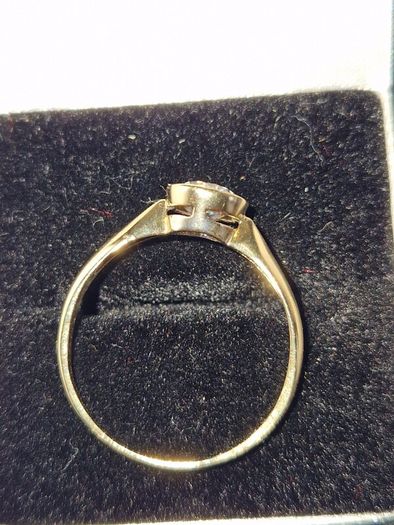 9ct gold ring