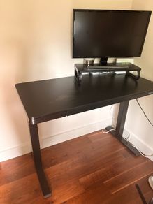 Height adjustable office desk