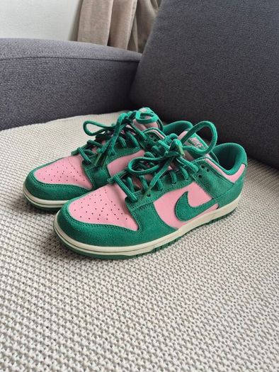 nike dunks low UK 7.5 Eur 42