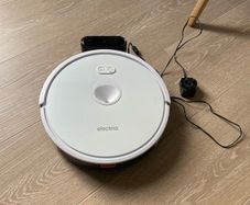 ElectrIQ IQLEANCR02 White Robot Vacuum Cleaner