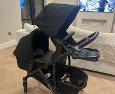 Like new Uppababy v2 vista travel system