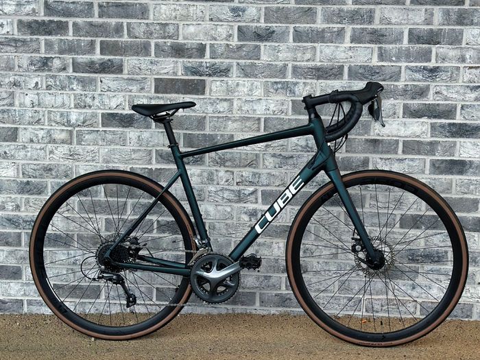 Cube Attain Road Bike Large Frame