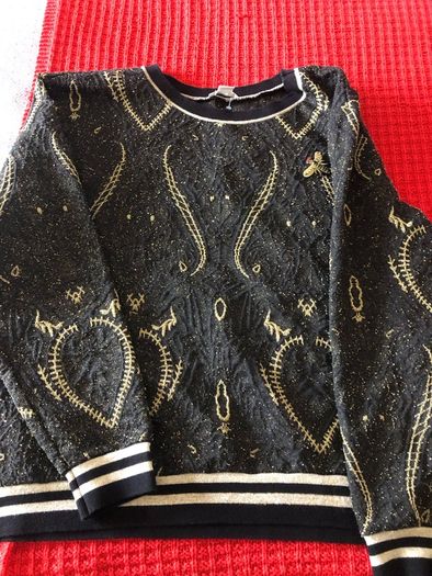 Ladies sweater size L like new