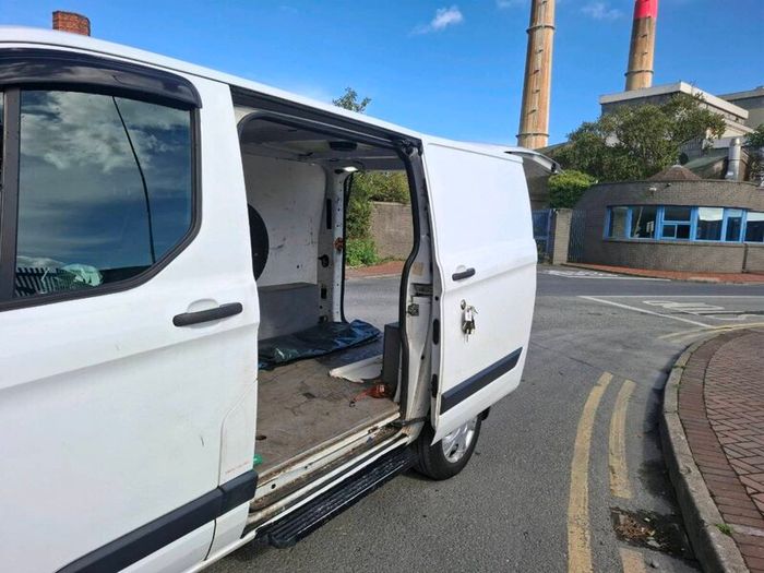 Ford transit custom 141