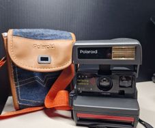 Polaroid 636 Talking Camera + Case
