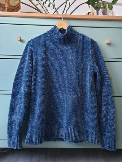 Cos knitted jumper size medium