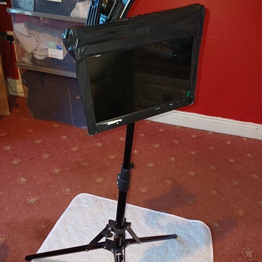 ipad Stand hand
