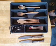Plates, cutlery & kitchen basics