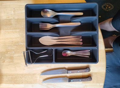 Plates, cutlery & kitchen basics