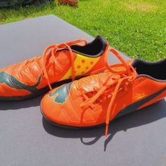 Football shoe
