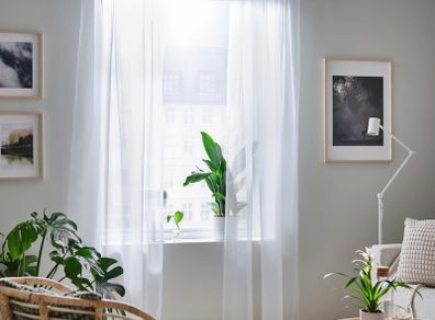 Sheer curtain