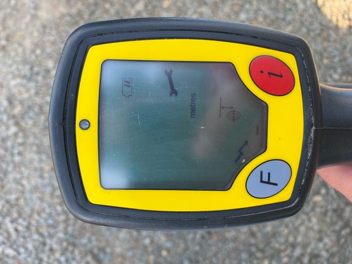 GeoMax EziCAT i550 Cable and Pipe Locator Plus Ezitex t100 Signal Transmitter