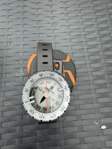 scuba diving compass