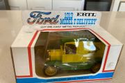 Ford Model T Delivery Van ERTL Scale 1/25