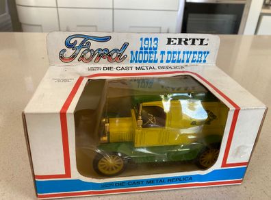 Ford Model T Delivery Van ERTL Scale 1/25