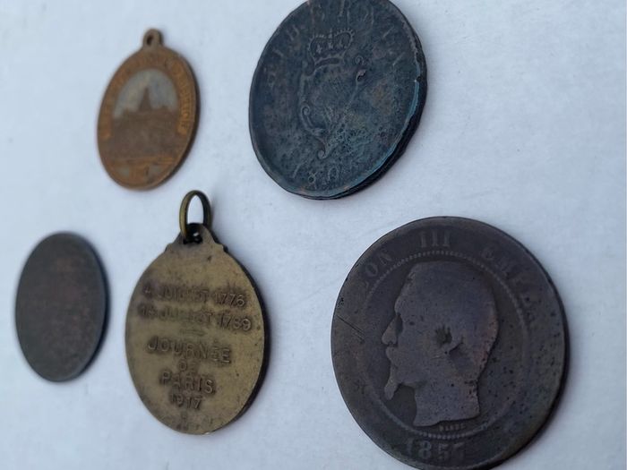 Collection of 5 antique coins / medals -  1800-1907