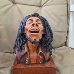 Bob Marley statue