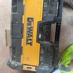 Dewalt radio