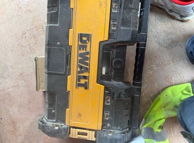 Dewalt radio