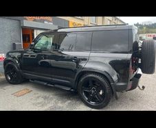 Land Rover Defender 2024