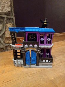 Imaginext DC Superheroes Gotham City Jail 2012 with Figures