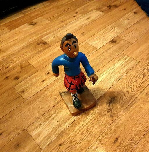 Vintage Hand-Carved Highlander Figurine - Tintin Black Island Style
