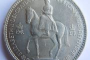 1953 Queen Elizabeth II Coronation Crown Royal Mint 5 Shilling Commemorative Coin