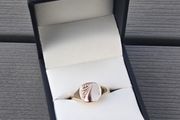 Vintage 9ct Gold Small Signet Ring