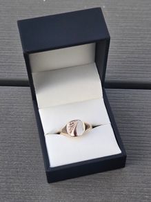 Vintage 9ct Gold Small Signet Ring