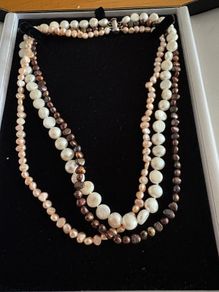 Vintage pearl necklace