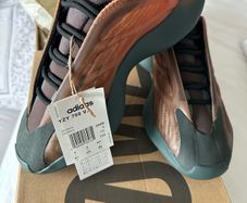 yeezy 700