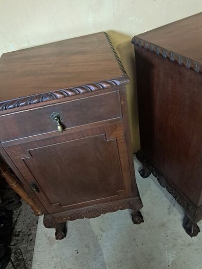 2 mahogany cabinets original key
