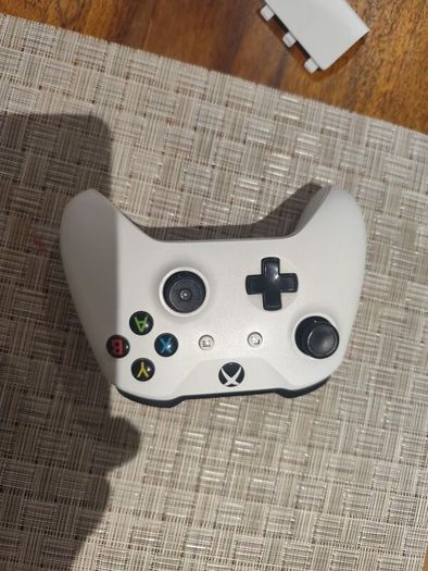 Xbox controllers for parts or repair