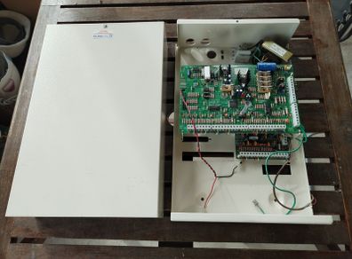 HKC 8/12 Alarm Panel (FREE To Collect)