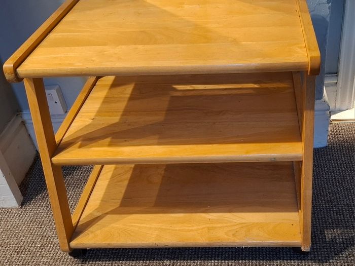 storage shelf in wheels