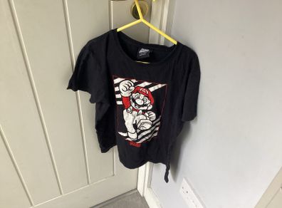 Black Super Mario T-shirt age 8/9