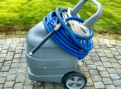 Ecolab 25 Gallon wet / Dry Foam Cleaning Unit