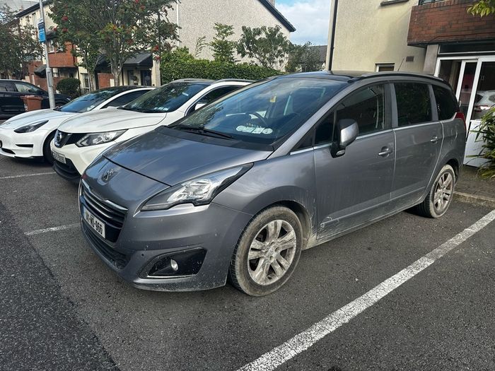 2014 Peugeot 5008