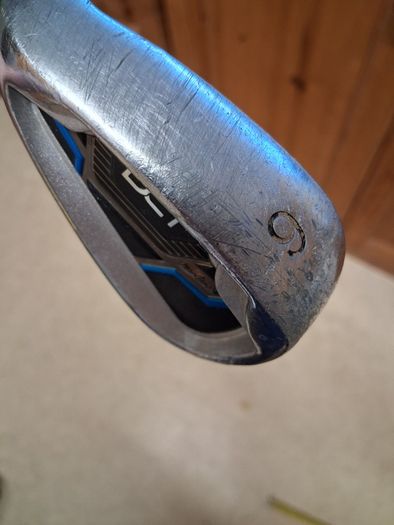 Golf clubs. Junior Set Of Left Handed MacGregor Golf Clubs For 9 To 12 Year Old. Collect In Dublin Or Receive Via Post.