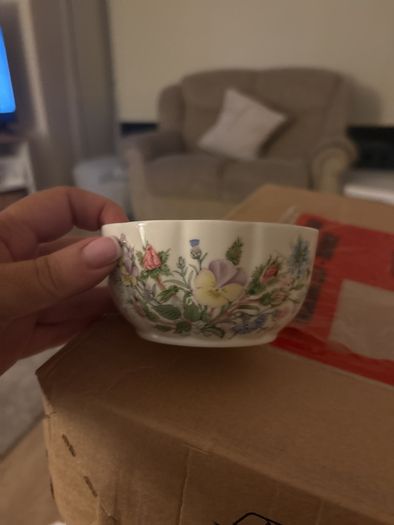 Aynsley small bowl in good condition
