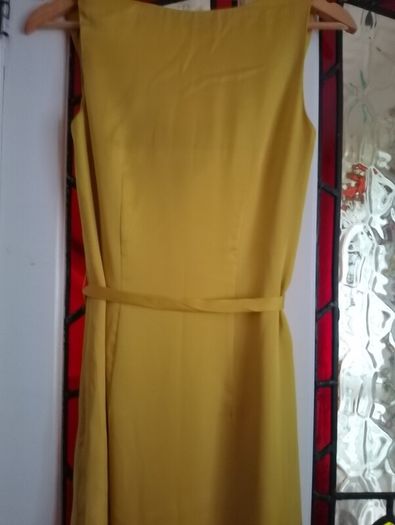 Ladies Dresses 8/10
