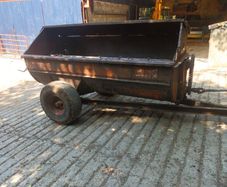 Dung spreader