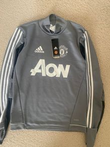 NEW Manchester United long sleeved top