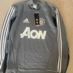 NEW Manchester United long sleeved top