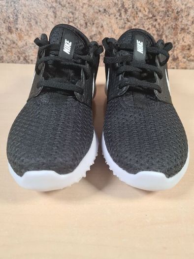 Boys NIKE ROSHE G golf trainers shoes spikeless Size UK 4.5 EU 37.5 (AT2)