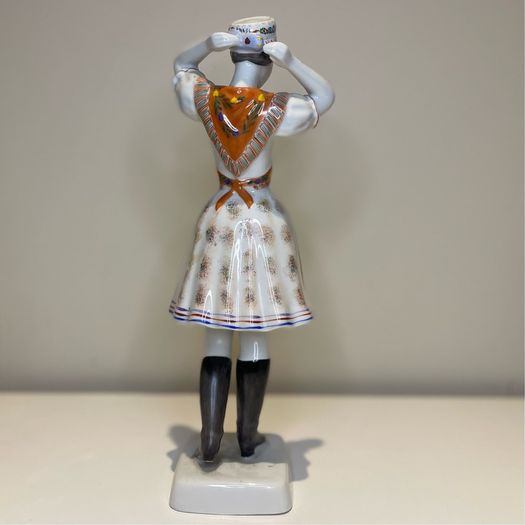 Vintage Hollohaza Porcelain Figurine: Hand-Painted Hungarian Folk Dancer