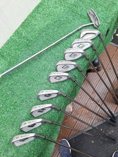 Golf clubs,  full set and bag.