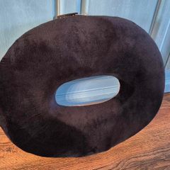Donut pressure-relief seat cushion