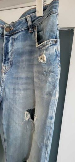 BERSHKA Boyfriend Ripped Jeans Sz 40 (Fit 14-16UK)