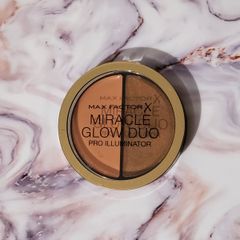 Max Factor Miracle Glow Duo Pro Illuminator - 30 Deep - New